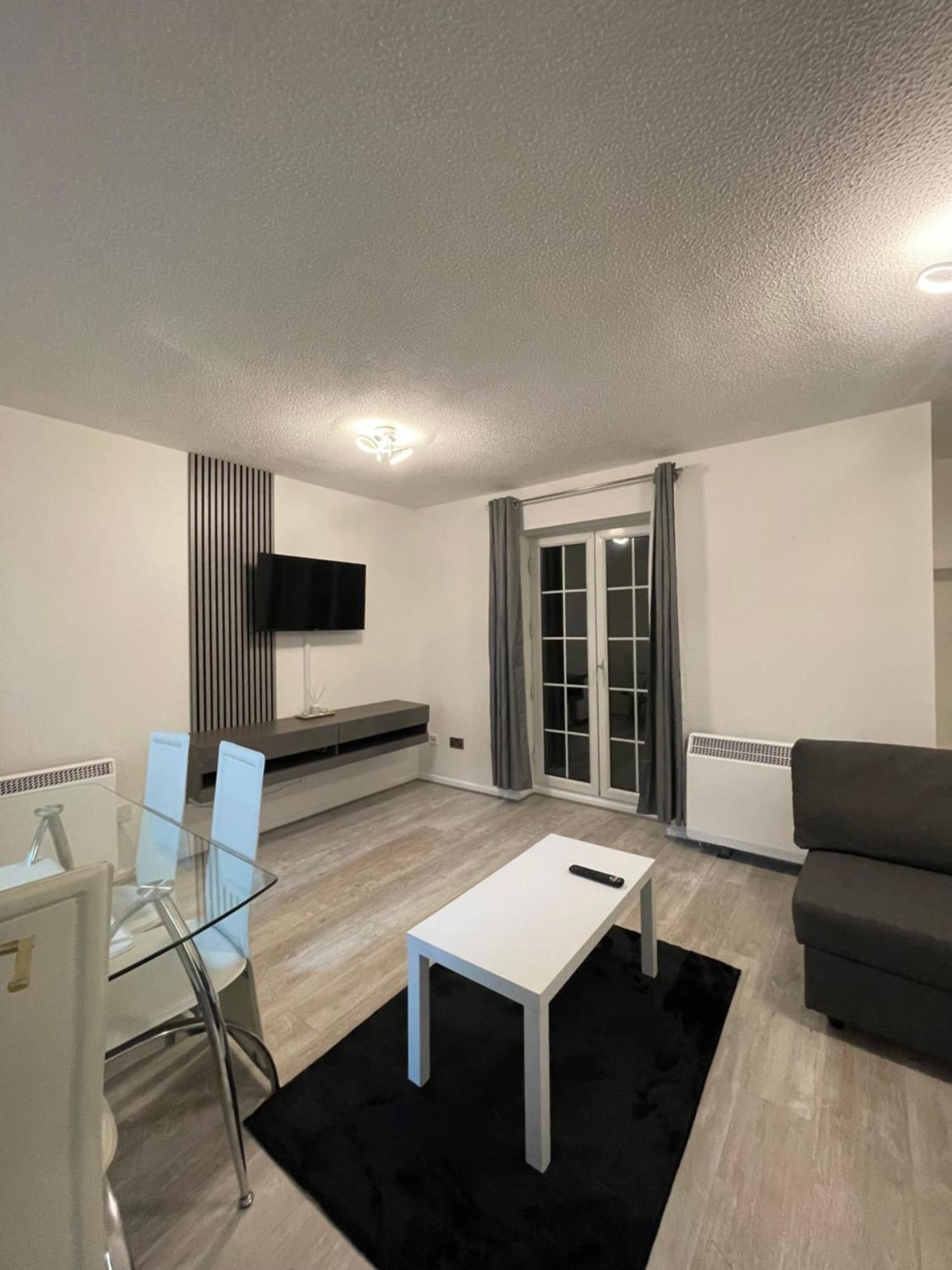 Cardiff Bay Apartment With Parking מראה חיצוני תמונה